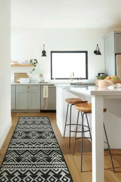 Budget 🥰 Ruggable Linear Diamond Black Rug ✔️ -Area Rugs Sales Store linear diamond black C RC 0208 27 V2