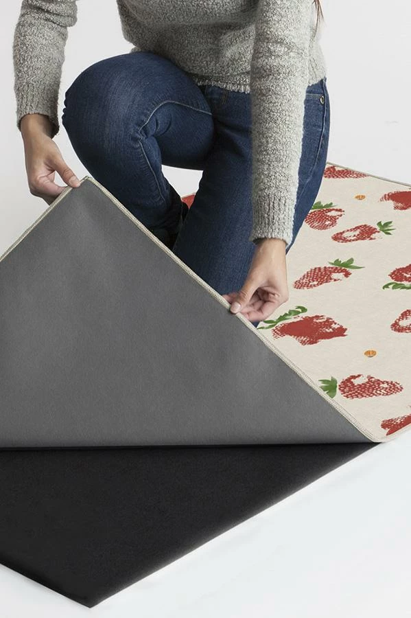 Best Sale 👍 Ruggable Strawberries Red Rug 🥰 2 Best Sale 👍 Ruggable Strawberries Red Rug 🥰 - Image 2